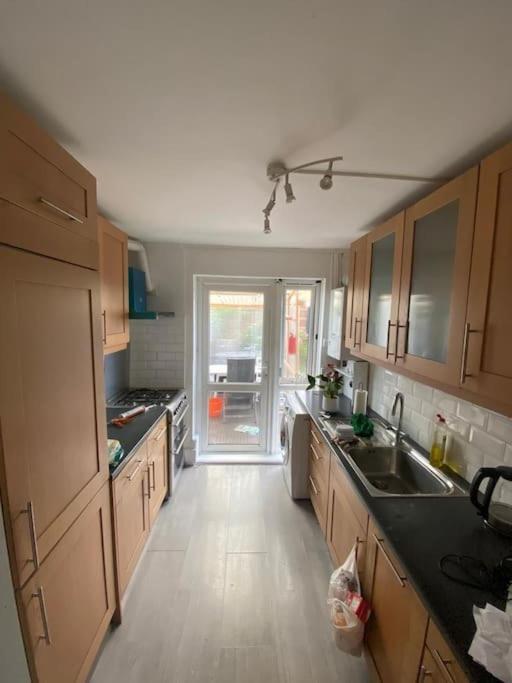 Appartamento Spacious 3 Bedroom Near Victoria Station
