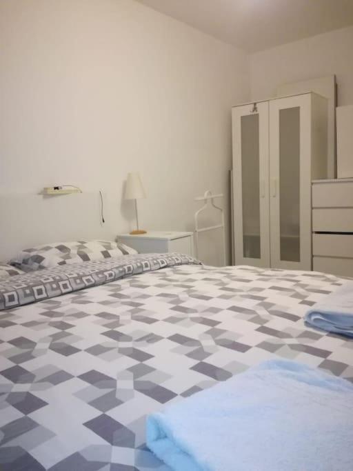 Appartamento Spacious 3 Bedroom Near Victoria Station *